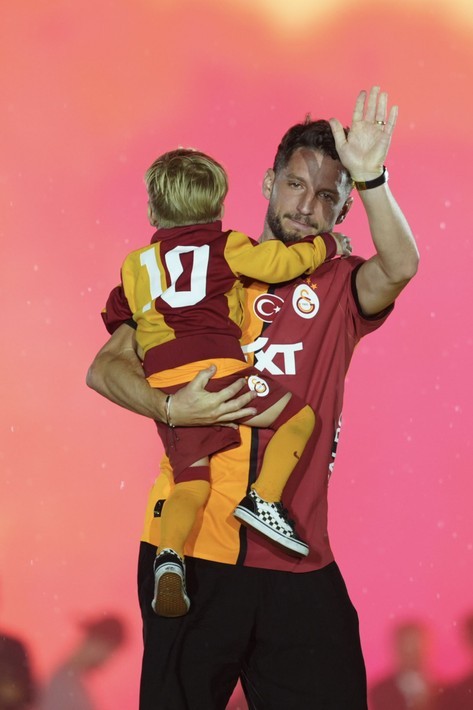 Yenikapı'da Galatasaray'a veda etti! Gözyaşlarına boğuldu - Resim: 5