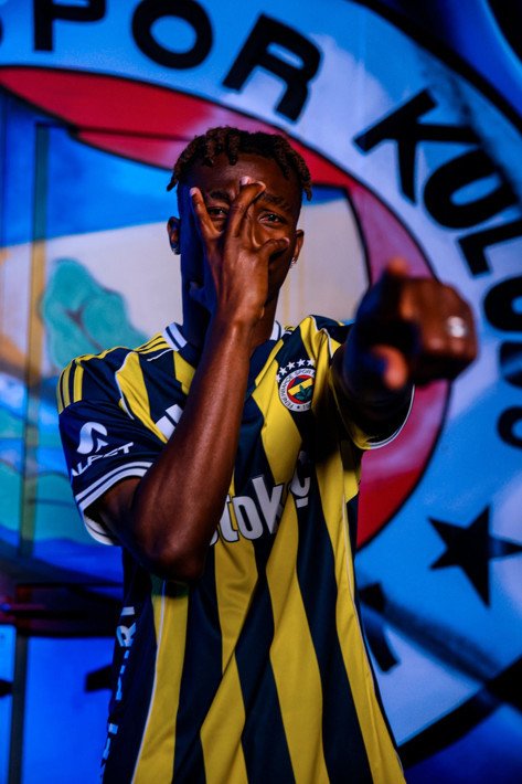 Dorgeles Nene'den 5 yıllık imza! Devin Özek 4 özelliğini öne çıkardı - Resim: 3