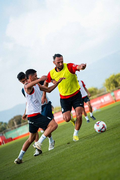 Vedat Muriç'ten Vincenzo Montella'ya gözdağı: Zayıf yönlerinizi biliyoruz - Resim: 5