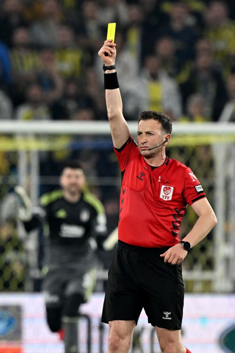 Galatasaray-Fenerbahçe derbisine atanan Yasin Kol için büyük tepki: Bu durumdan hiç mi utanç duymuyorsunuz? - Resim: 8