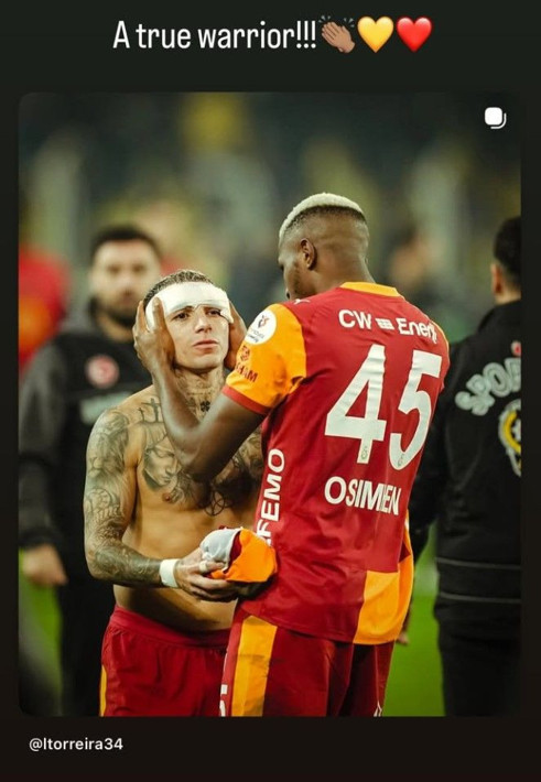 Derbi sonrası Victor Osimhen'den paylaşım! 4 ismi işaret etti - Resim: 4