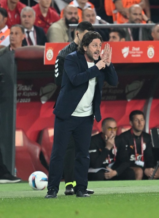 Ertuğrul Doğan Serdal Adalı'dan yıldız futbolcuyu istedi: Gel masaya oturalım konuşalım - Resim: 6