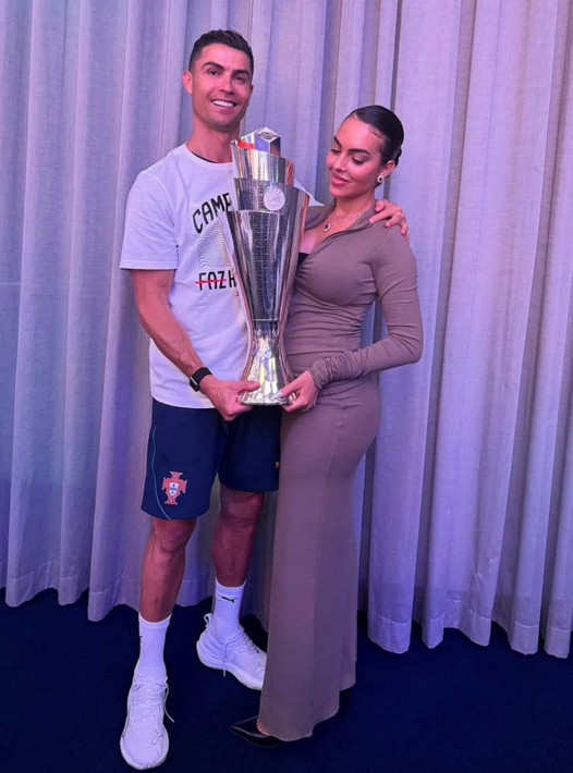 Cristiano Ronaldo'dan Georgina Rodríguez'e evlenme teklifi! Nişanlandılar - Resim: 2