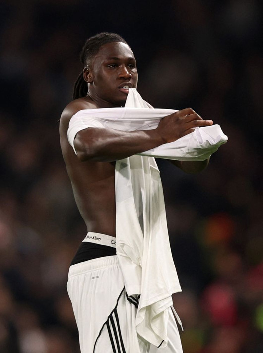 Dursun Özbek Van Bronckhorst'la sol stoper problemini çözdü! İngiltere'den Galatasaray'a geliyor - Resim: 11