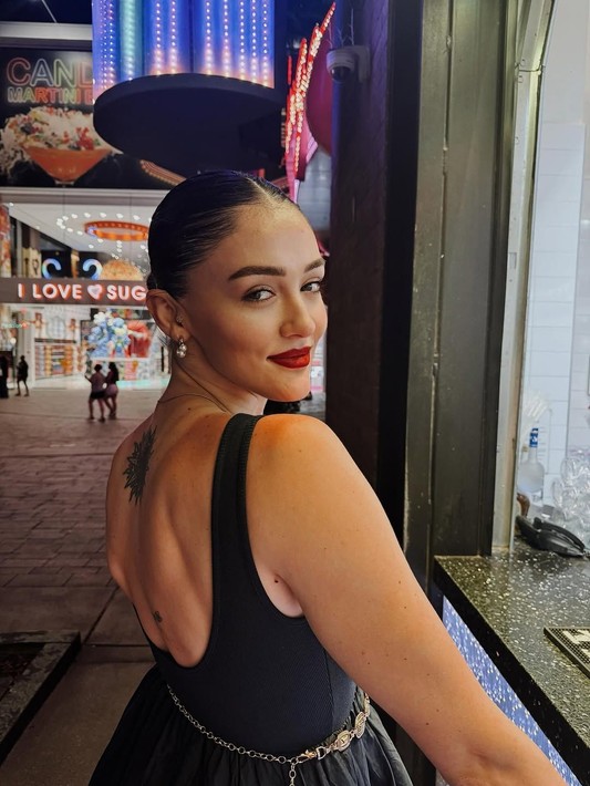 Zehra Güneş tatil pozlarıyla mest etti: Gerçek olamayacak kadar güzel - Resim: 8