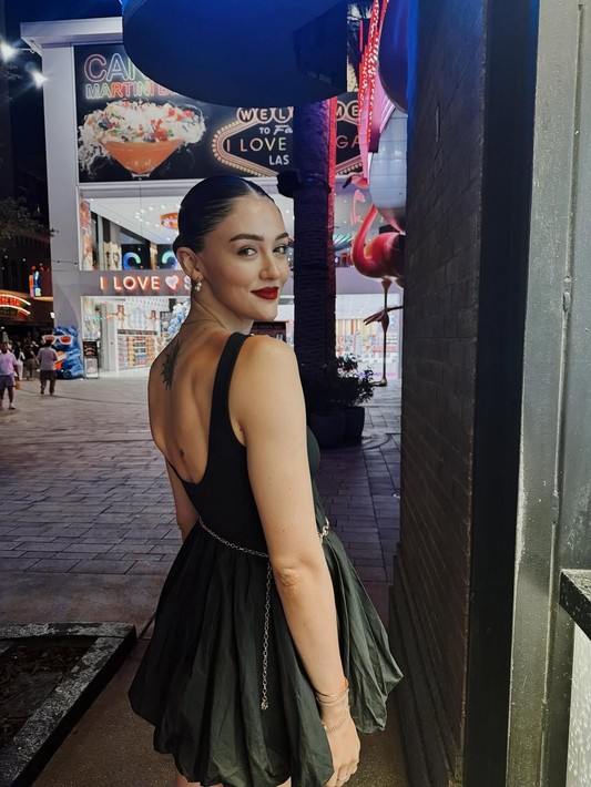 Zehra Güneş tatil pozlarıyla mest etti: Gerçek olamayacak kadar güzel - Resim: 5