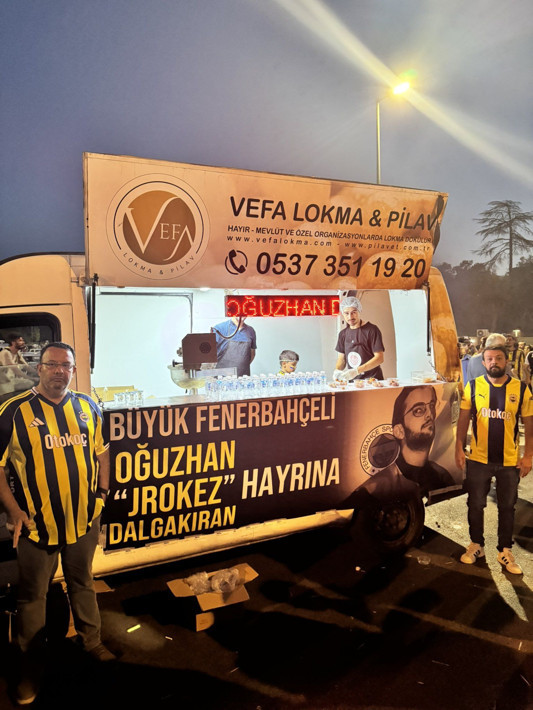 Fenerbahçe taraftarları 12 yıl sonra UEFA Şampiyonlar Ligi için tribünlerde - Resim: 4