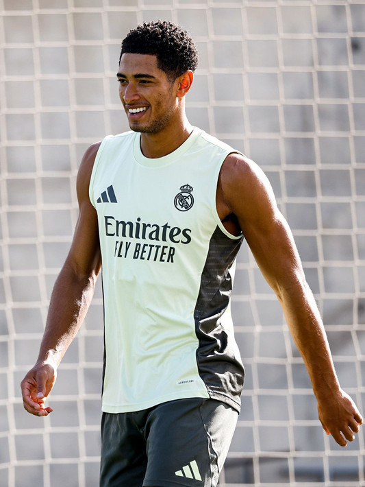 Dünyanın en çok kazanan futbolcuları! Ronaldo'dan rakiplerine büyük fark - Resim: 2