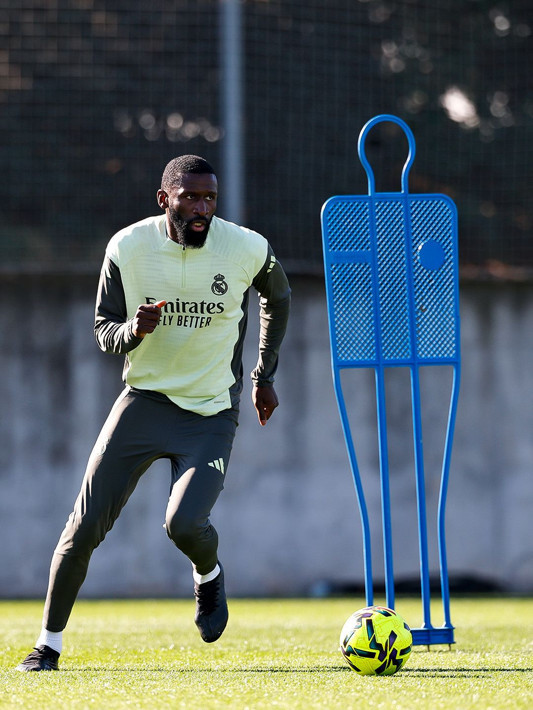 Domenico Tedesco'ya Edin Dzeko ve Arda Güler'de stoper hediyesi! - Resim: 3