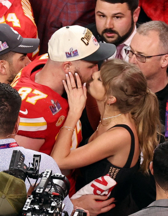 Taylor Swift ile Travis Kelce nişanlandı - Resim: 7