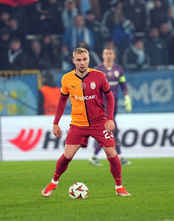 Dursun Özbek Van Persie'den aldığı haberle havalara uçtu! Galatasaray'da art arda 5 ayrılık - Resim: 5