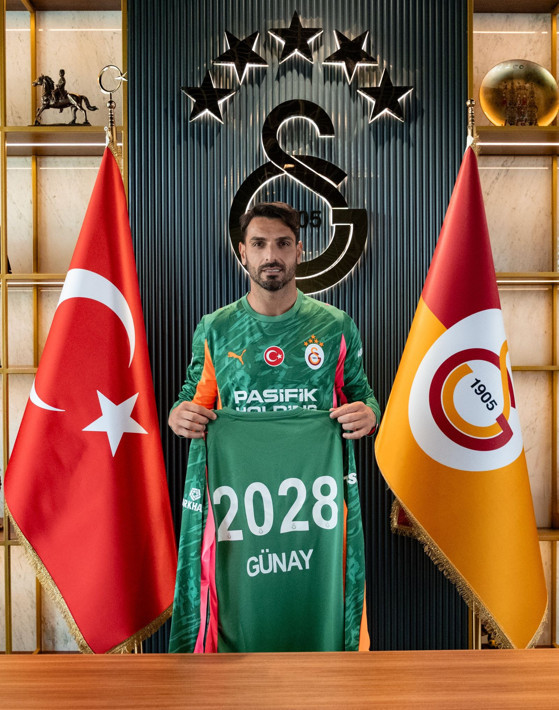 Galatasaray'da 3 futbolcu resmen imzaladı - Resim: 2