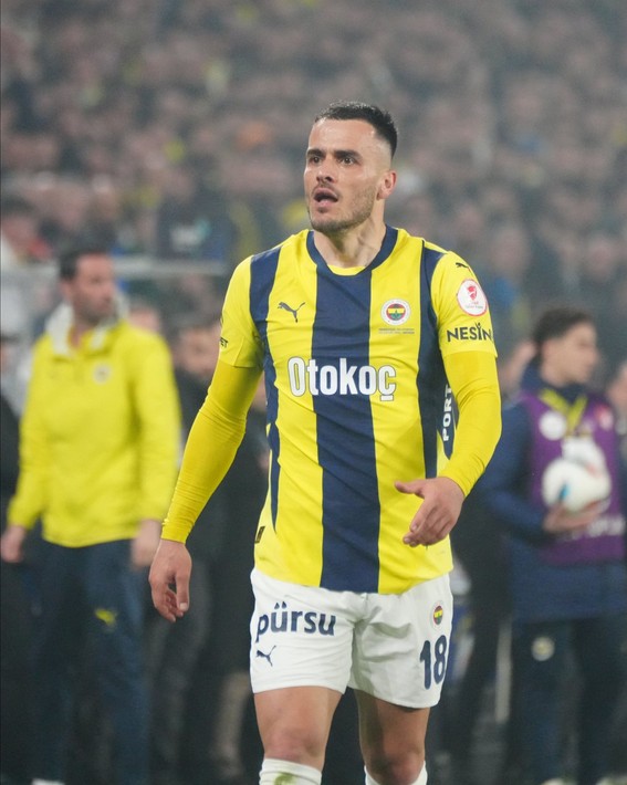 Ali Koç Mbaye Diagne'nin yarısı bile etmeyen 'Haaland-Lewa' karşımı yıldızı İstanbul'a getiriyor - Resim: 2