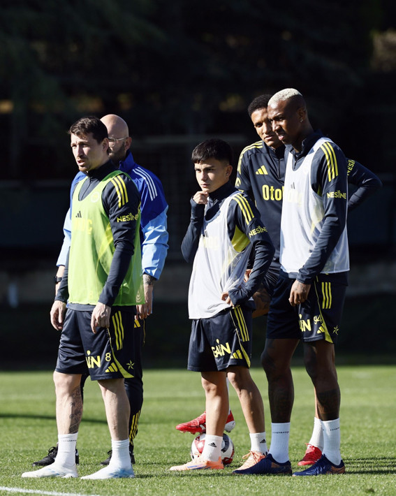 Fenerbahçe'de yaprak dökümü! Sıra onlara geldi - Resim: 4