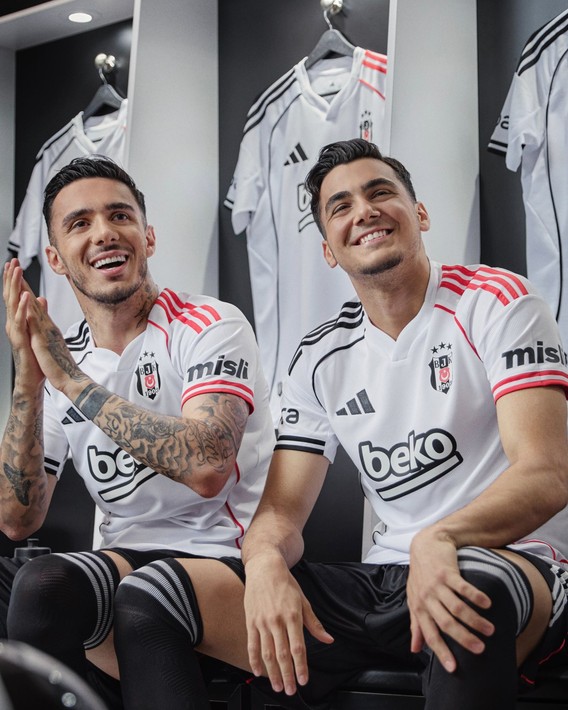 Beşiktaş'ın yeni sezon formalarının fiyatı belli oldu! 3 futbolcu giydi bile - Resim: 3