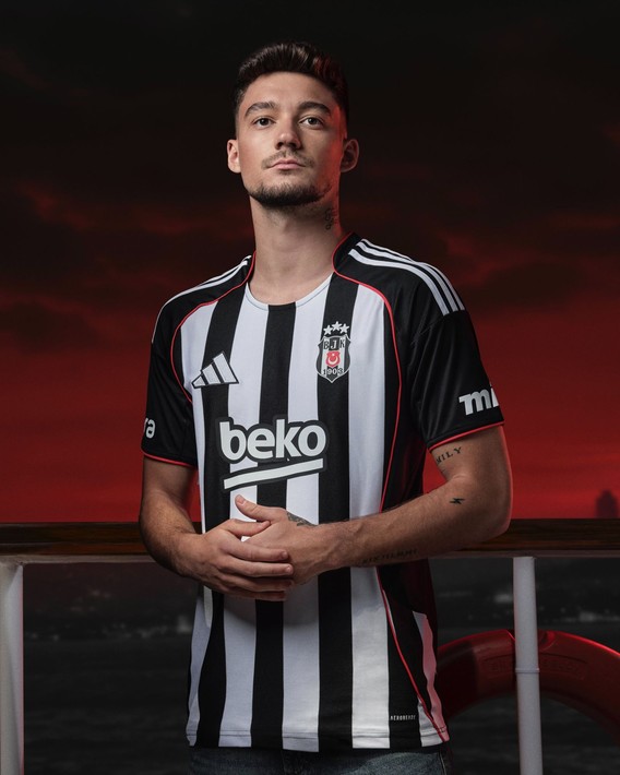 Beşiktaş'ın yeni sezon formalarının fiyatı belli oldu! 3 futbolcu giydi bile - Resim: 7