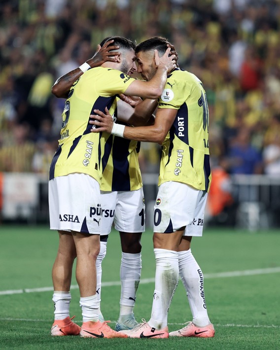 Hakan Çalhanoğlu Jorge Jesus'un prensini Beşiktaş'a gönderdi: Takasla bu işi bitirelim! - Resim: 7