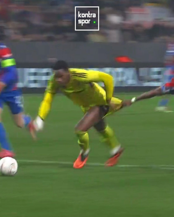 Hakemin skandal kararına ilginç yorum: Ajax taraftarı olabilir - Resim: 2