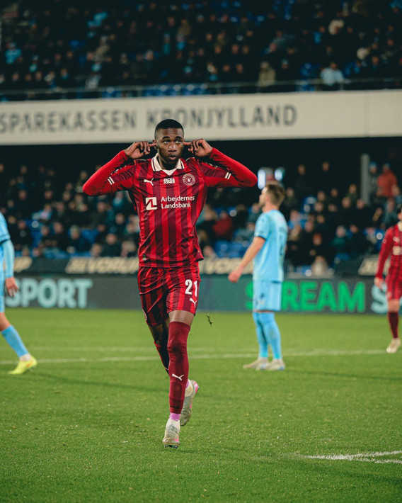 Dursun Özbek Zubkov ve Sikan sayesinde orta saha krizini çözdü! - Resim: 3