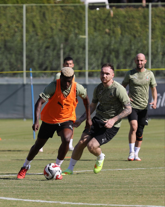 Tedesco bir kere izledi bayıldı! Fenerbahçe 2 ay sonra Alanyaspor'la masaya oturacak - Resim: 4