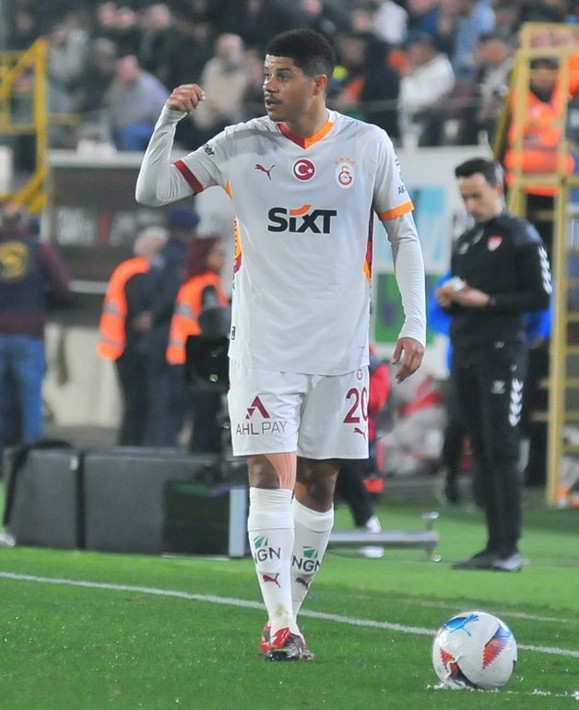 Okan Buruk 50 milyon euroluk yıldızı kaybetti! Galatasaray'da artık 4. tercih oldu - Resim: 2