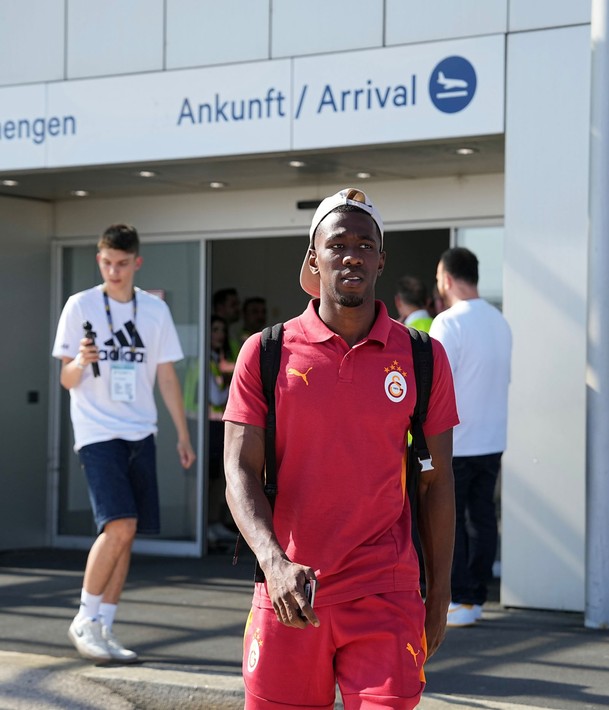 Dursun Özbek Van Persie'den aldığı haberle havalara uçtu! Galatasaray'da art arda 5 ayrılık - Resim: 9