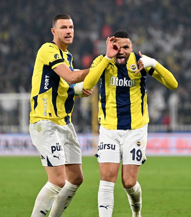 Ali Koç Osimhen için En Nesyri'den sonra bir yıldızı daha satış listesine koydu! Kasaya 45 M.€ girecek - Resim: 4