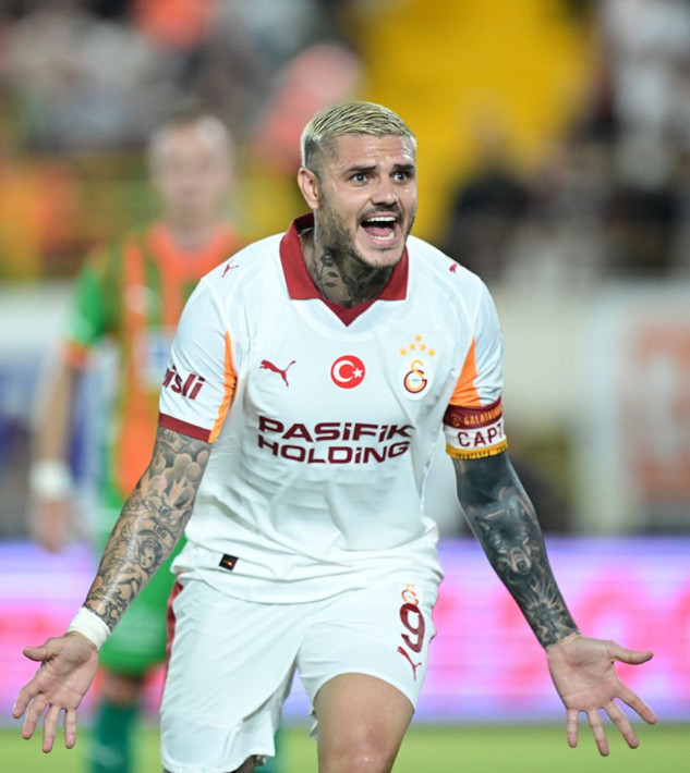 İcardi Fenerbahçeli yıldızın yanına gidiyor! Dursun Özbek'i tam 5 takım köşeye sıkıştırdı - Resim: 4