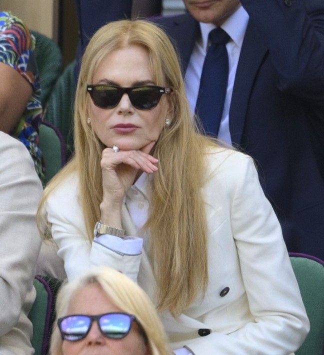 Wimbledon'a ünlü akını! Tribündeki hareketleriyle dikkat çekti - Resim: 2