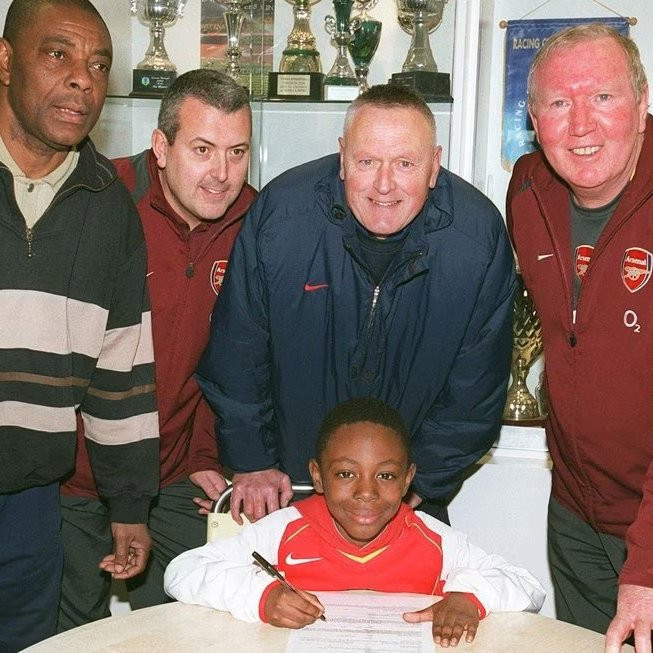 Arsenal 78 milyon euroya transfer yaptı! Çocukluk fotoğrafı paylaşıldı - Resim : 1