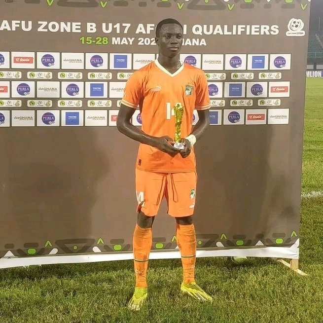 Beşiktaş Zoman FC'de oynayan 17 yaşındaki forvet Youbah Coulibaly'nin peşine düştü - Resim : 1