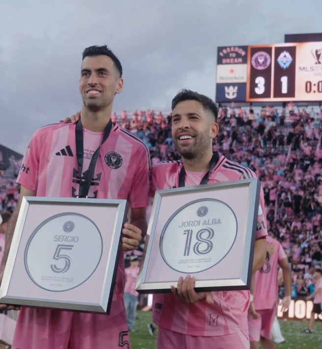 2025'te futbolu bırakan yıldızlar! Türkiye'de de oynadı - Resim: 7