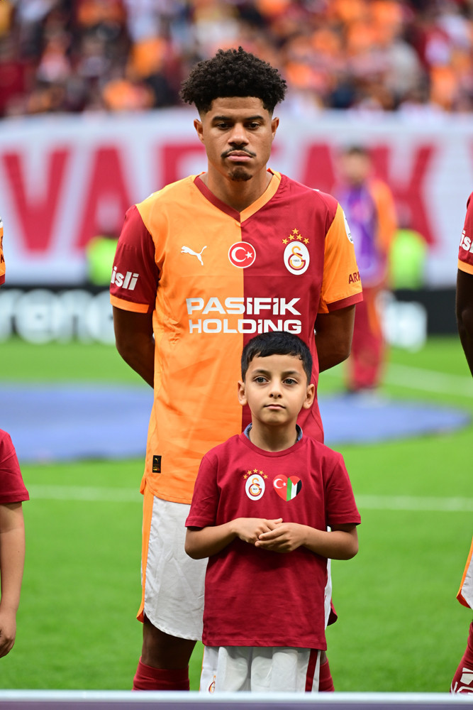 Leeds United, Galatasaray'dan Gabriel Sara'yı istiyor - Resim : 1