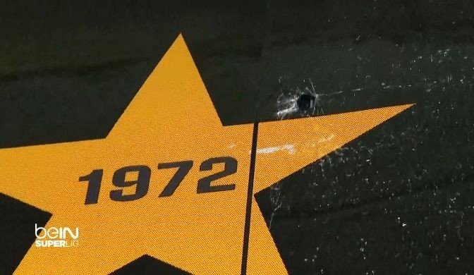 İzmir'de maçın ardından şoke eden olay! Galatasaray takım otobüsüne taşlı saldırı - Resim: 5