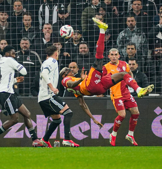 Leroy Sane'nin Rıdvan Yılmaz'a yaptığı harekete bir tek o "kırmızı kart" hatalı dedi! - Resim: 14