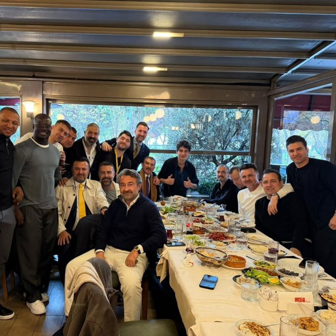Fenerbahçe efsaneleri Galatasaray derbisi öncesi bir araya geldi! - Resim : 2