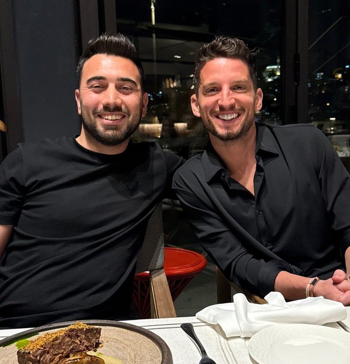 Mertens ve eşi, doğacak kız çocuklarına verecek Türkçe ismi buldu - Resim: 2