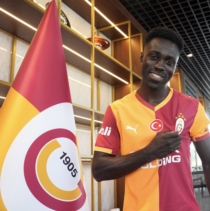 Galatasaray'da 3 futbolcu resmen imzaladı - Resim: 4