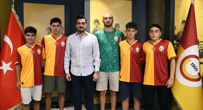 Galatasaray kaleye transfer yaptı! 7 futbolcu imzayı attı - Resim: 1