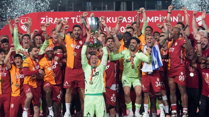 Kupa töreninde İbrahim Hacıosmanoğlu'nu şoke eden tepki - Resim: 1