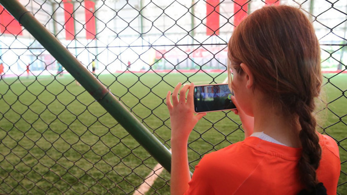 Hatay'da depremzede kız çocukları arasında futbol turnuvası düzenleniyor - Resim: 7