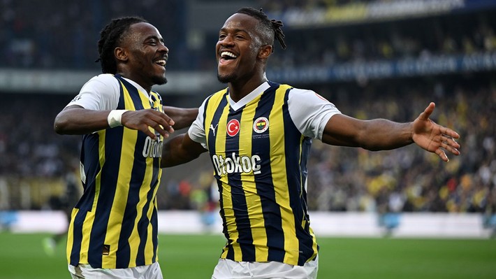 Fenerbahçe-Beşiktaş derbisinde dikkat çeken olay - Resim: 1