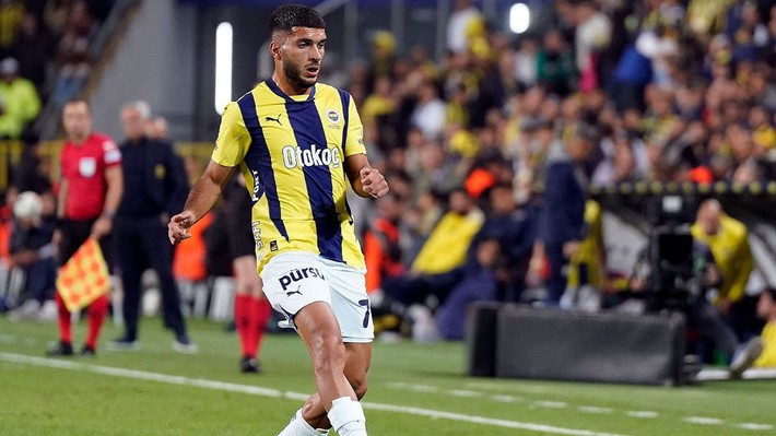 Fenerbahçe'nin yıldızı için geldiler! Beşiktaş derbisinde izlediler - Resim: 2