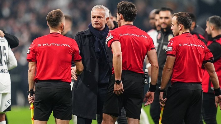 Ahmet Çakar'dan Beşiktaş-Fenerbahçe derbisi sonrası flaş Jose Mourinho sözleri! "Emekli bir memur gibi..." - Resim: 1