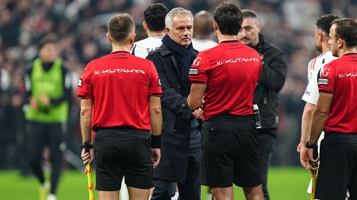 Ahmet Çakar'dan Beşiktaş-Fenerbahçe derbisi sonrası flaş Jose Mourinho sözleri! "Emekli bir memur gibi..." - Resim: 2