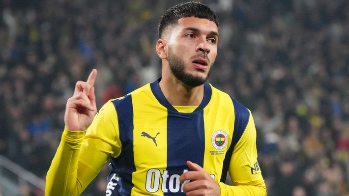 Fenerbahçe'nin yıldızı için geldiler! Beşiktaş derbisinde izlediler - Resim: 6