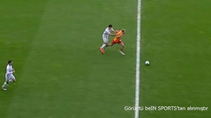 "Kırmızı kartı gerekirdi" BeIN Trio ekibi, Kasımpaşa-Galatasaray maçını yorumladı! - Resim: 2