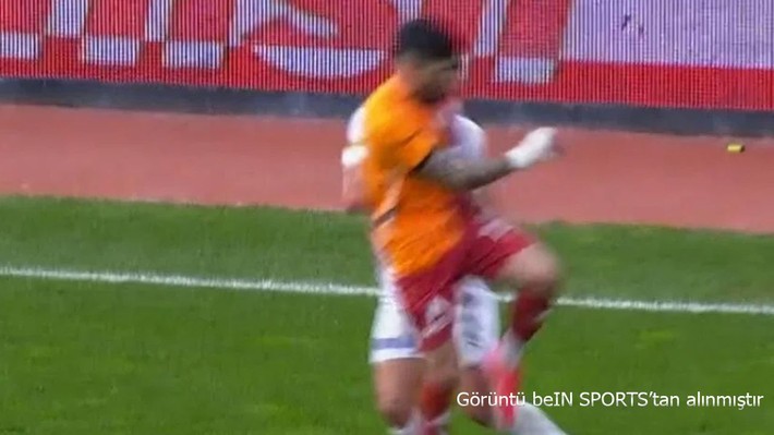 "Kırmızı kartı gerekirdi" BeIN Trio ekibi, Kasımpaşa-Galatasaray maçını yorumladı! - Resim: 8