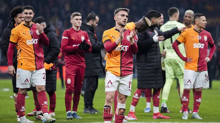 Galatasaray'da futbolcular kazan kaldırdı! Fenerbahçe örneğini gösterip kriz çıkardılar - Resim: 5