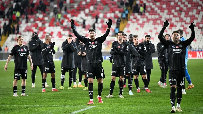 Beşiktaş'ta toplantı sona erdi! Ole Gunnar Solskjaer'den kadro dışı kararı - Resim: 5